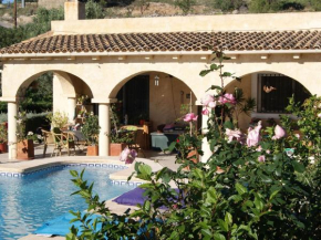 Lovely Holiday Home in Finestrat with Swimming Pool